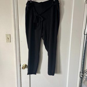 🌟 Flowy Black Pants with Belt - Comfortable, Tapered, Rolled Ankles 🌟